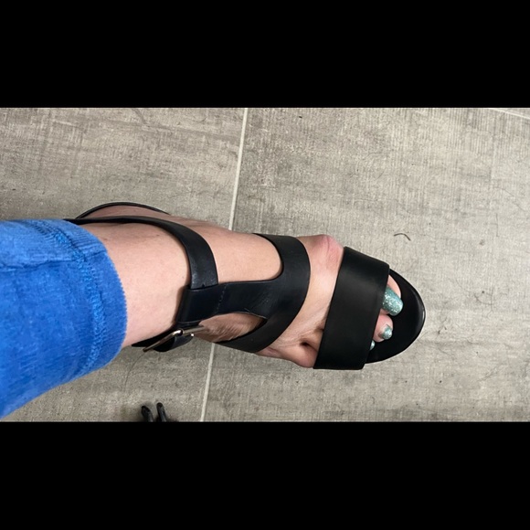Aldo sandals size 8 never worn except for pic - Picture 1 of 4